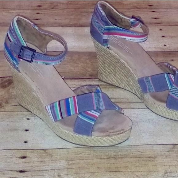Tom's Denim Stripped Wedge Sandal Espadrille size 8 38.5 EU - Picture 1 of 6